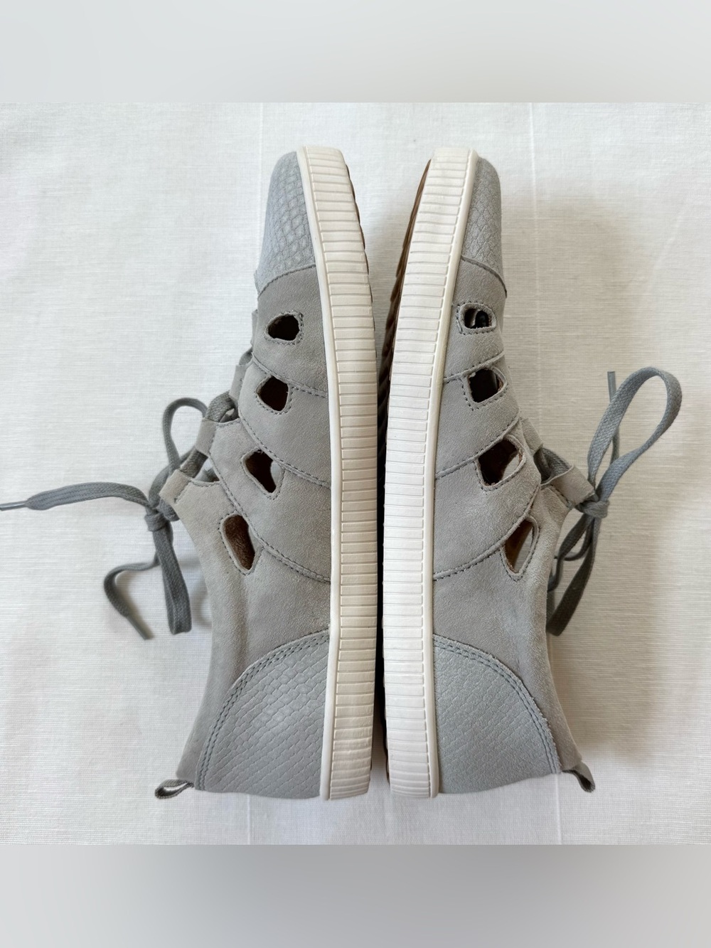 Earth Mulberry Silver Grey Suede Cutout Slip-on Lace Up Comfort Shoes | Size 8 - Picture 4 of 7